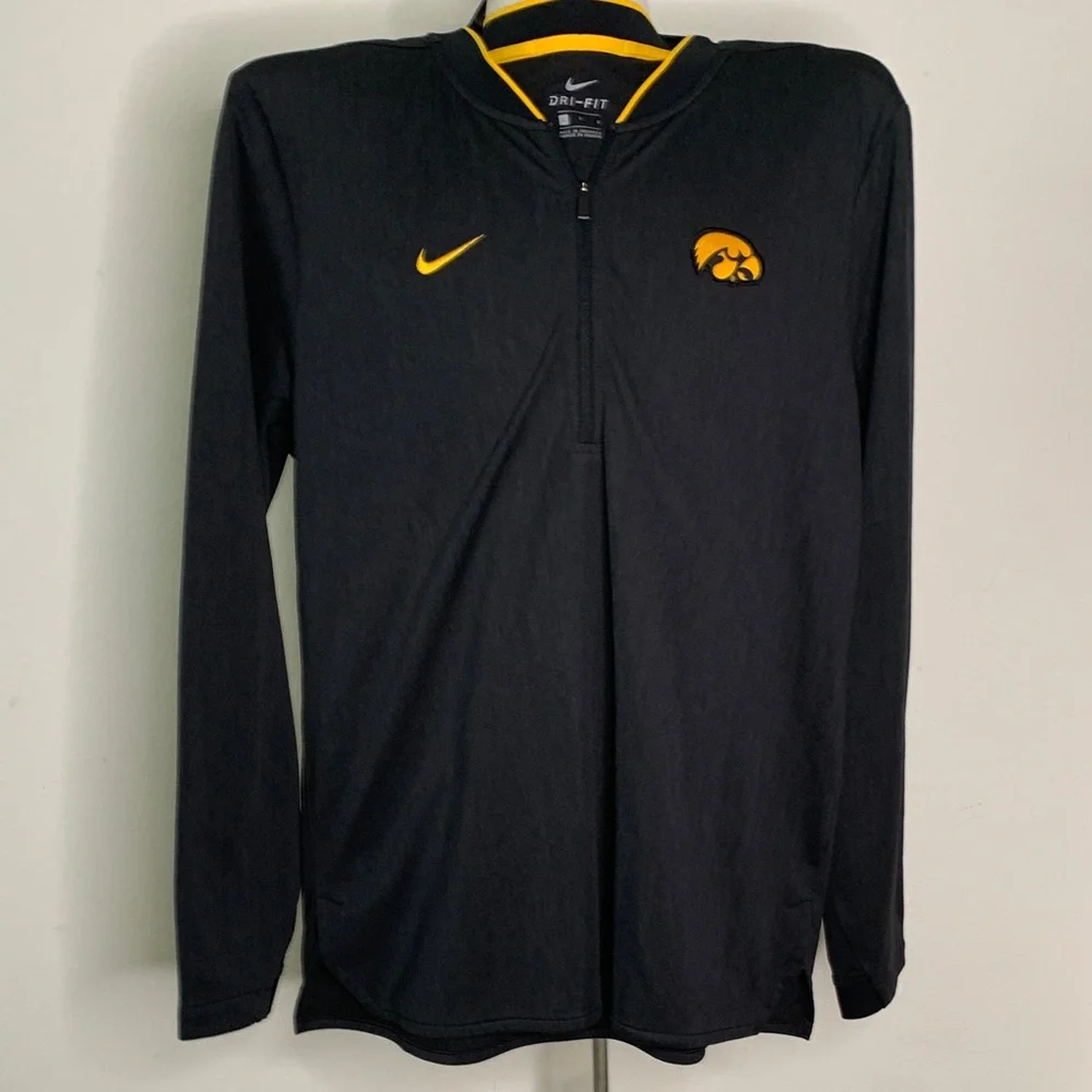 Nike Dri Fit Iowa Hawkeyes Pullover black Large 1/4 Zip Long Sleeve Nike dry fit
